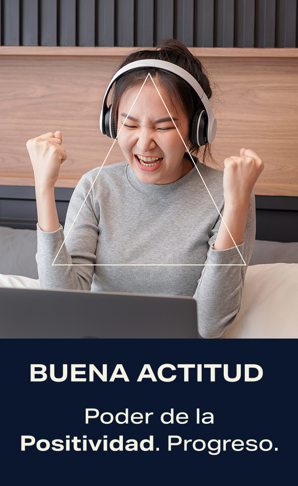 Buena actitud. POder de la positividad. Progreso. Mujer sonriendo y emocionada, usando auriculares.